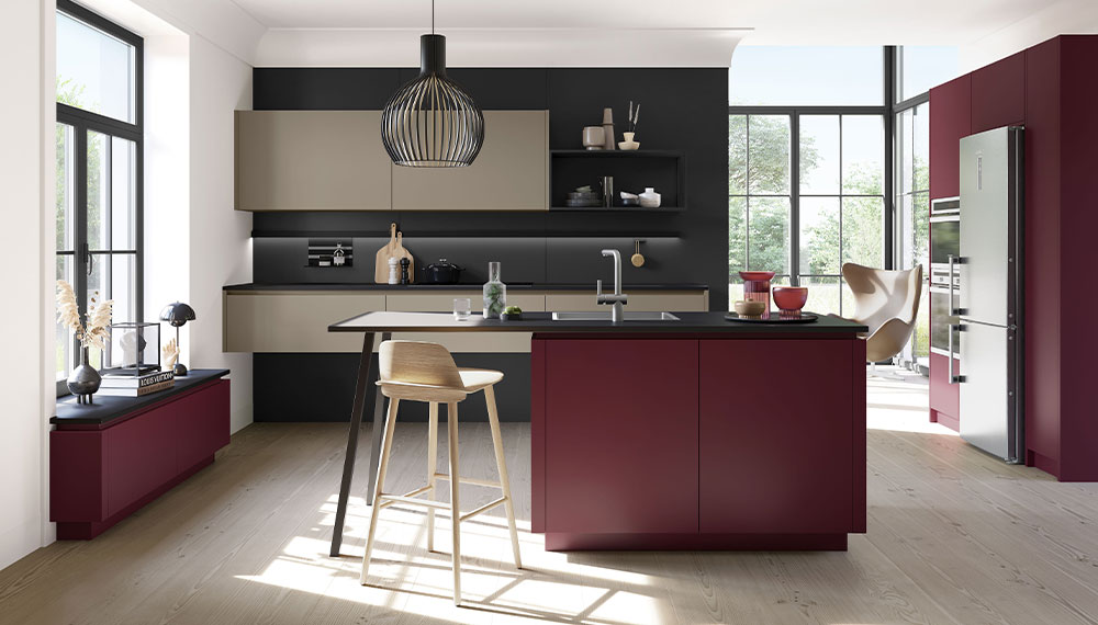 Kies voor kleur in de keuken | rode keuken | Satink Keukens