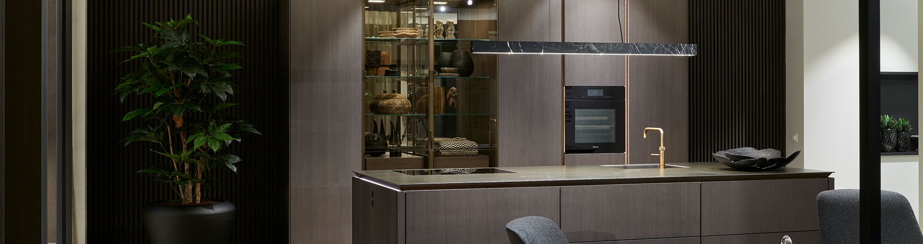 Moderne SieMatic SLX eiland keuken in oak hazel brown