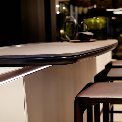 SieMatic SLX eilandkeuken met bijbehorend barblad