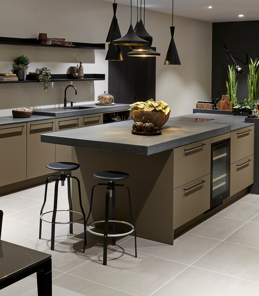 Baropstelling met krukken | Satink Keukens SieMatic SC45 met handige baropstelling