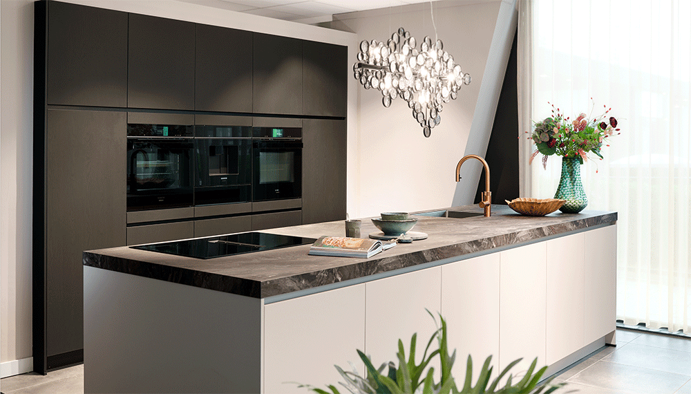 concept130 | Satink Keukens Keuken van concept130 in de kleur fluweeleiken zwart