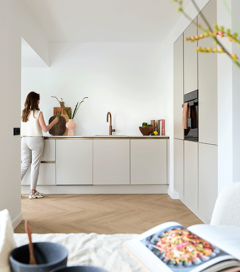 de-juiste-keuken-satink-keukens De juiste keuken voor Dafne en Daan: Pronorm in de kleur Kiezelgrijs