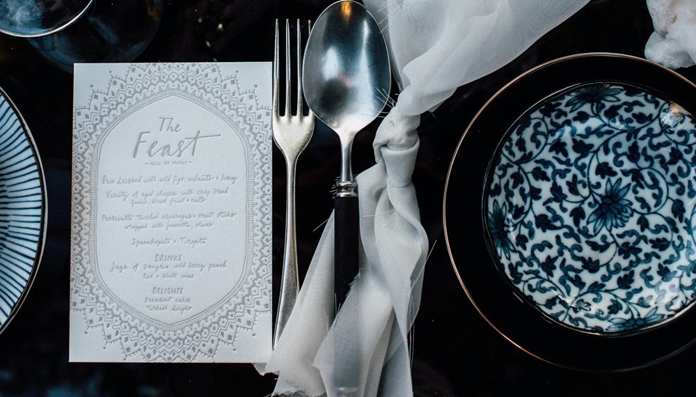 De perfecte tafeldecoratie tijdens de feestdagen | Gepersonaliseerde menukaart | Satink Keukens De perfecte tafeldecoratie tijdens de feestdagen | Gepersonaliseerde menukaart | Satink Keukens