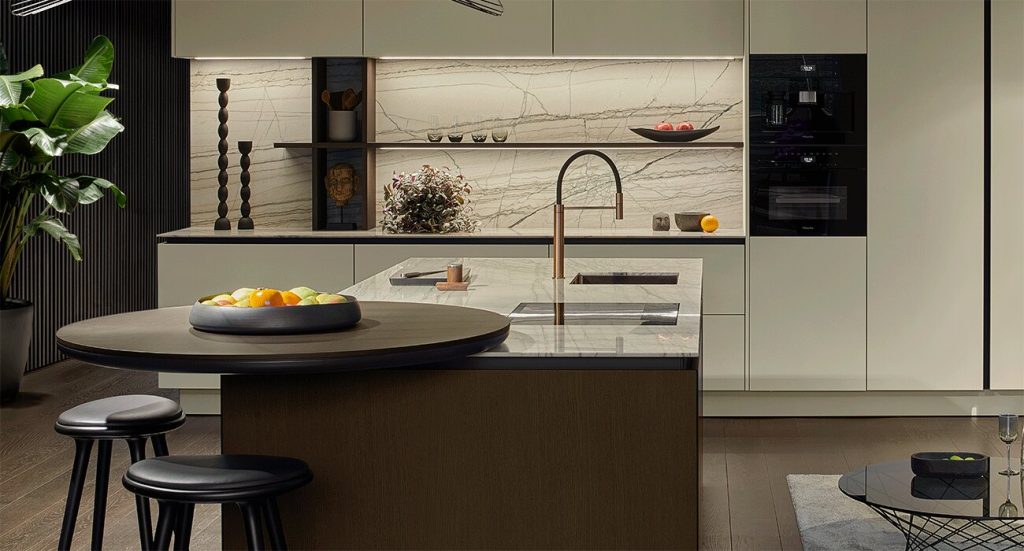 design-eilandkeuken-met-rond-blad-satink-keukens design-eilandkeuken-met-rond-blad-satink-keukens