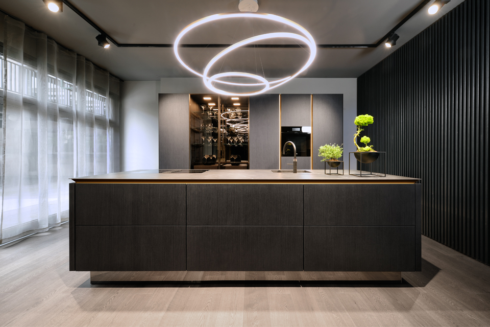 Design hanglamp in de keuken | Satink Keukens Keuken met design hanglamp | Satink Keukens