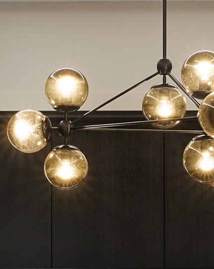 detail-roll-and-hill-modo-chandelier-lamp-satink-keukens detail-roll-and-hill-modo-chandelier-lamp-satink-keukens