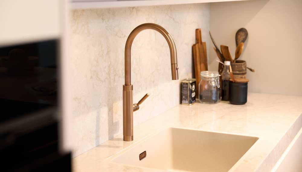 Franke kraan in 'Copper' en Franke spoelbak in 'Coffee'