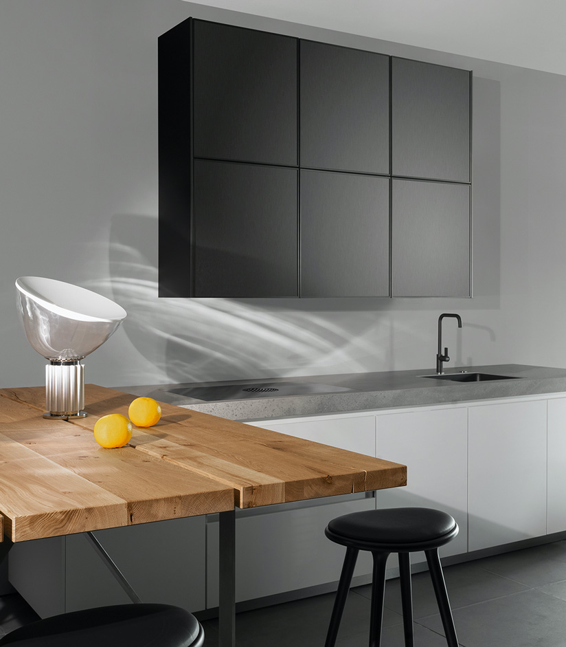 Grijze SieMatic PURE keuken | Designlamp | Satink Keukens