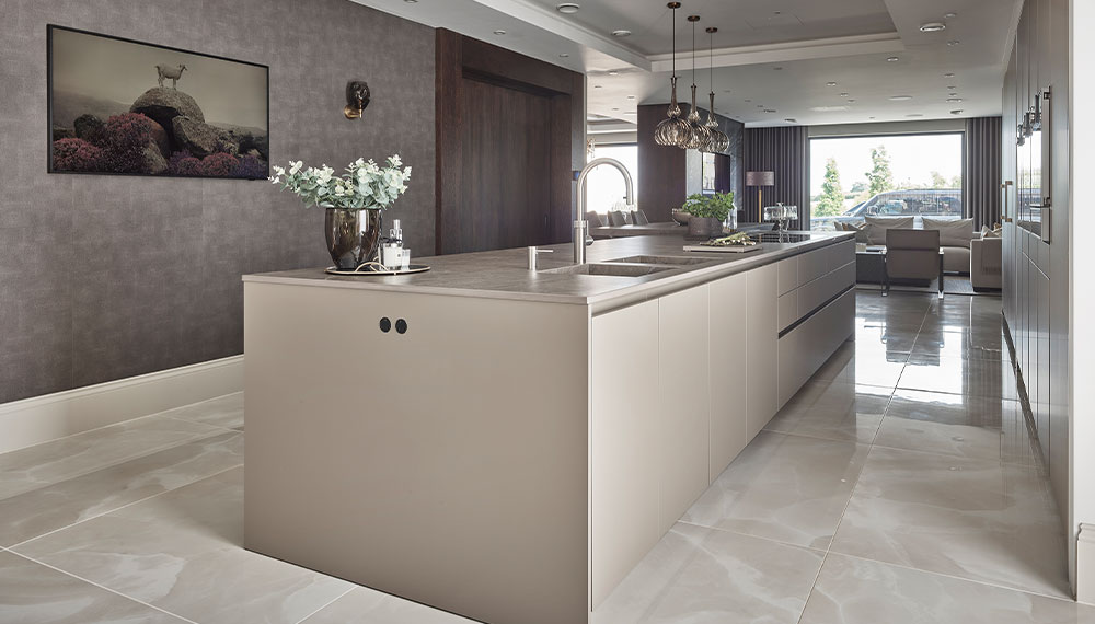 Grijze SieMatic PURE eilandkeuken | Satink Keukens SieMatic PURE eilandkeuken | Satink Keukens