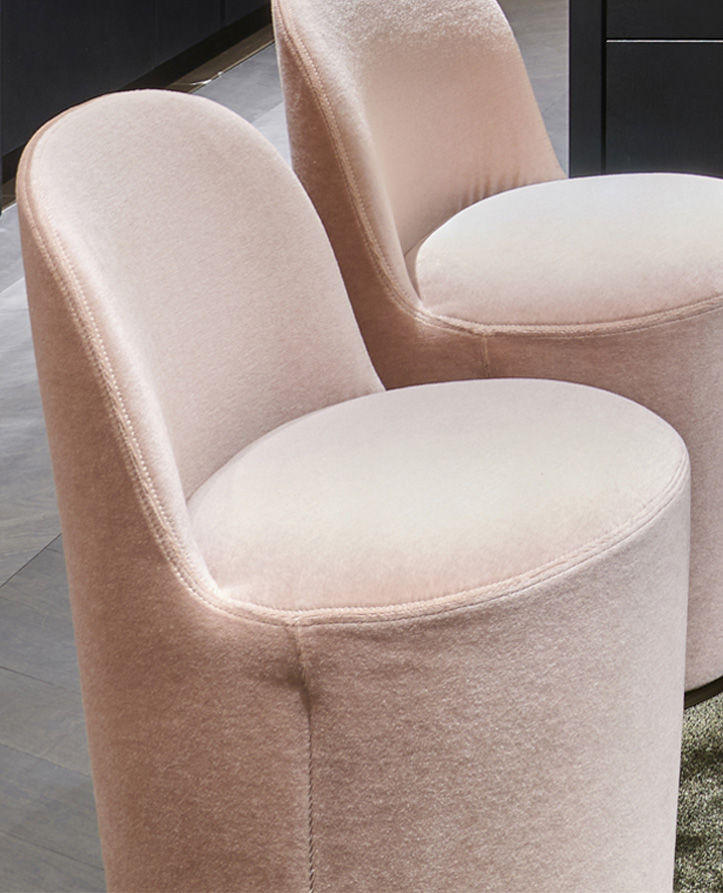 Gubi Tail fauteuil | Satink Keukens Gubi Tail fauteuil | Satink Keukens