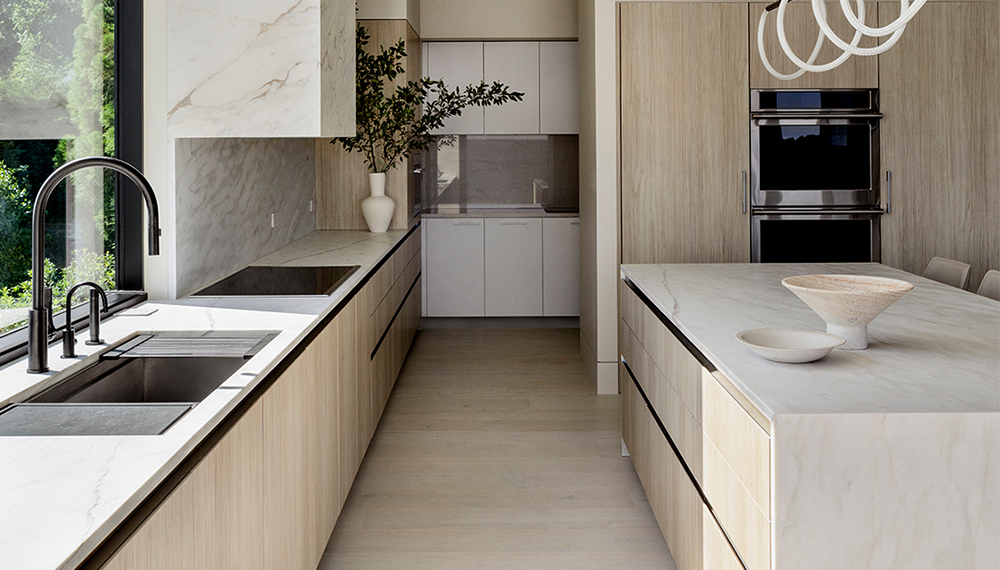 Hout marmerlook Scandinavische keuken | Satink Keukens