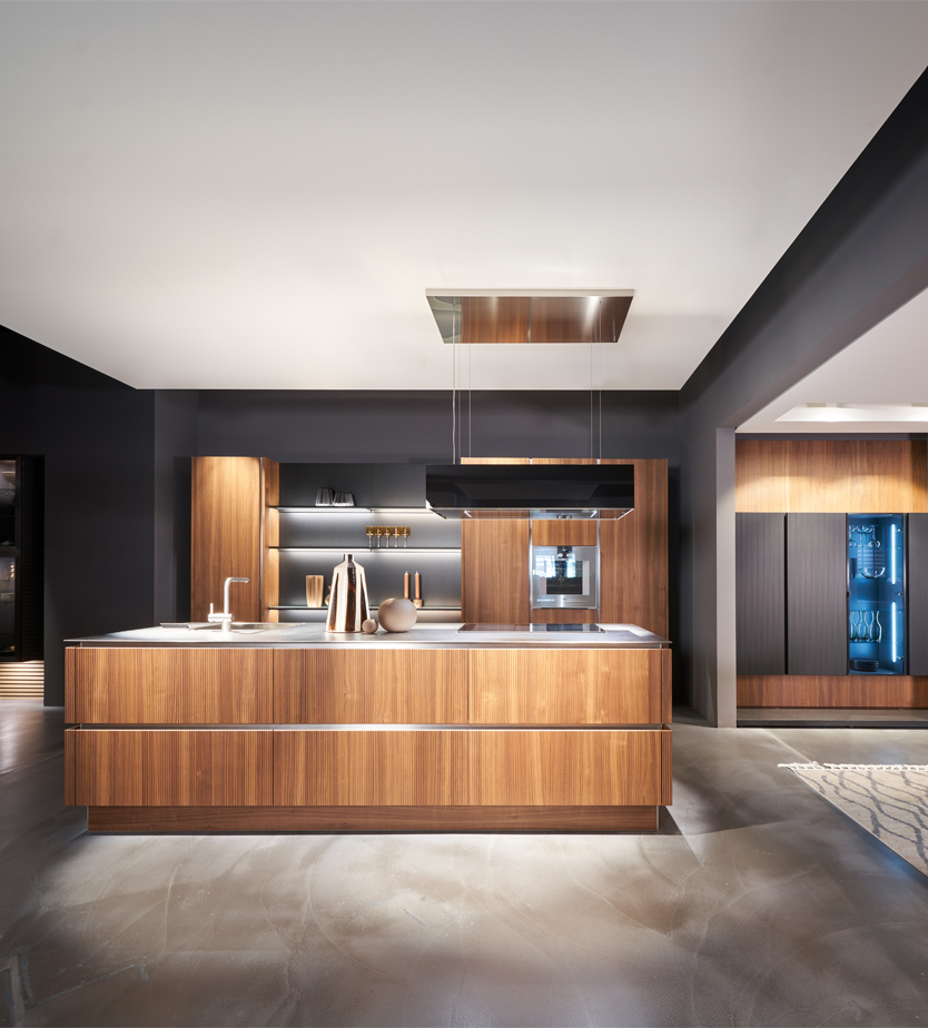 houtdecor open keuken satink keukens Open keuken met houtdecor
