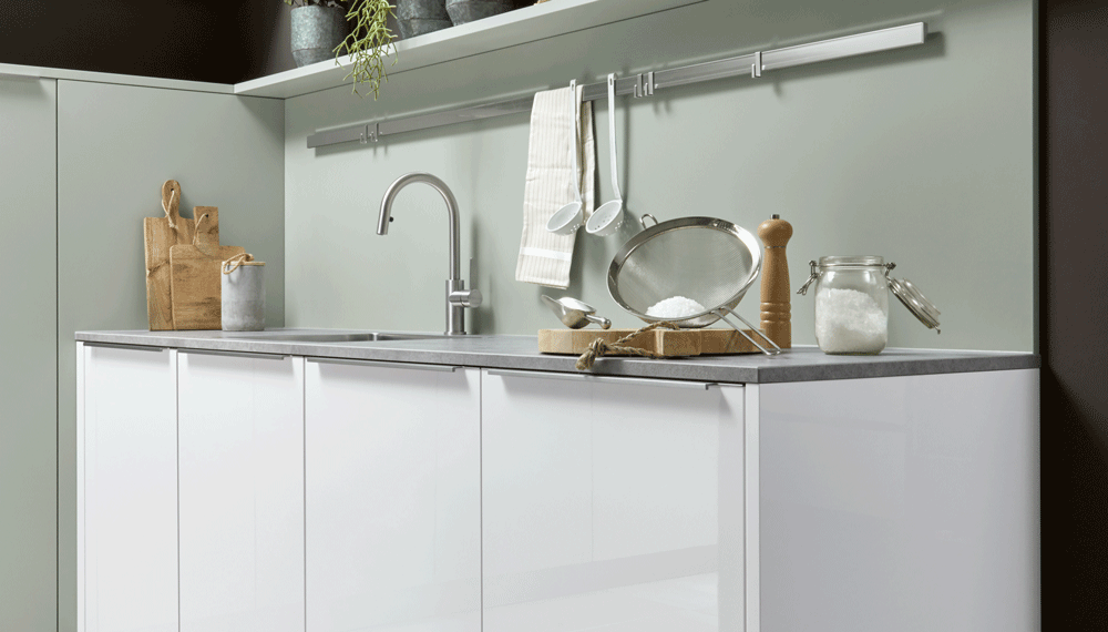 Rechte, witte hoogglans keuken