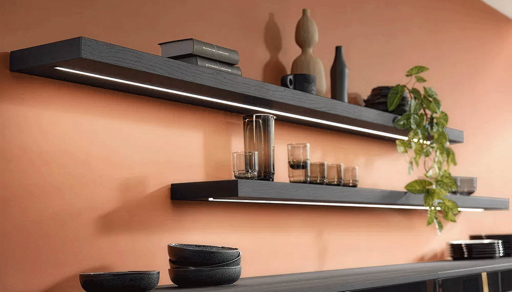 LED-strip onder planken | Satink Keukens