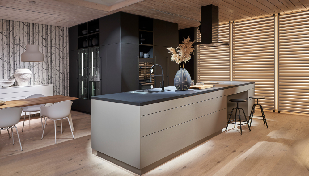 Luxe eiland keuken van Häcker | Satink Keukens