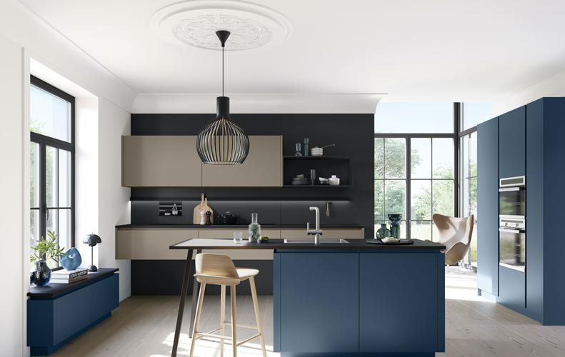 Moderne keuken met blauwe details | Satink Keukens